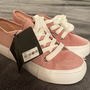 Forever21 brand shoes
